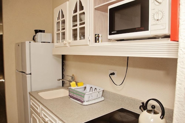 Tropical Sunset Beach Apartment Hotel (Jamestown Park)